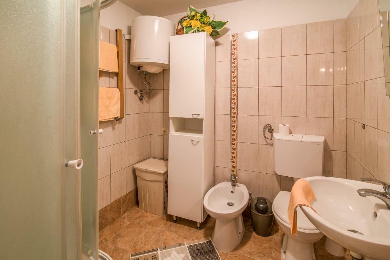 Apartmani Marija Malinska Exterior foto